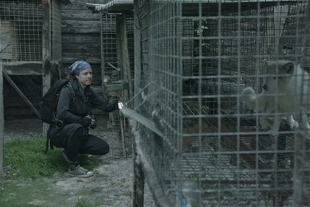 Fotografin Jo-Anne McArthur fotografiert in einer Pelztier-Farm in Finnland